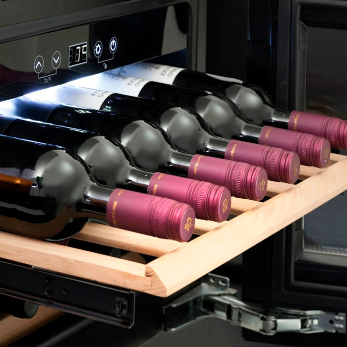 Встраиваемый винный холодильник Caso WineDeluxe E 18